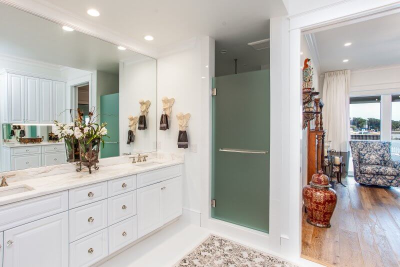 White bath