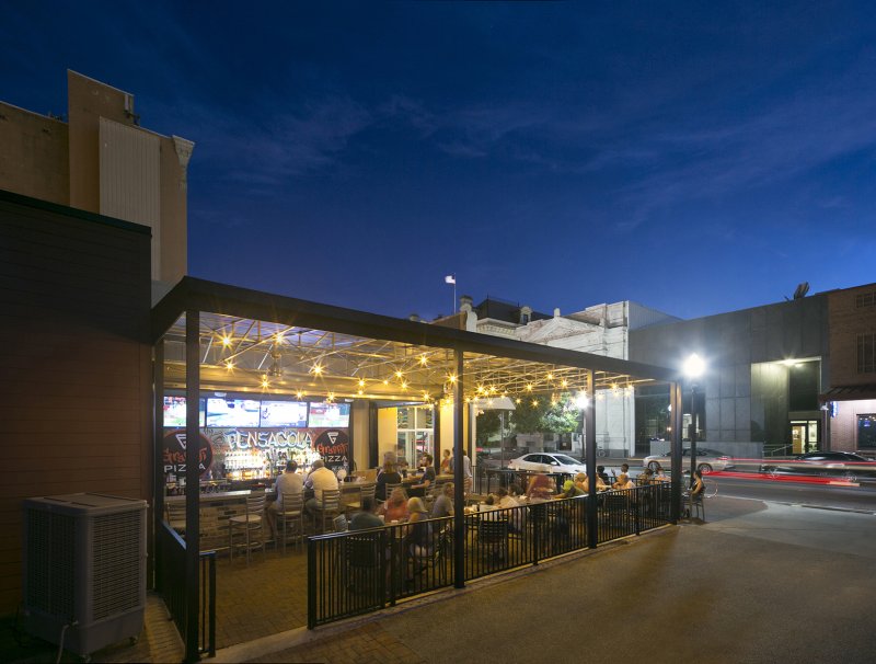 dining, downtown Pensacola