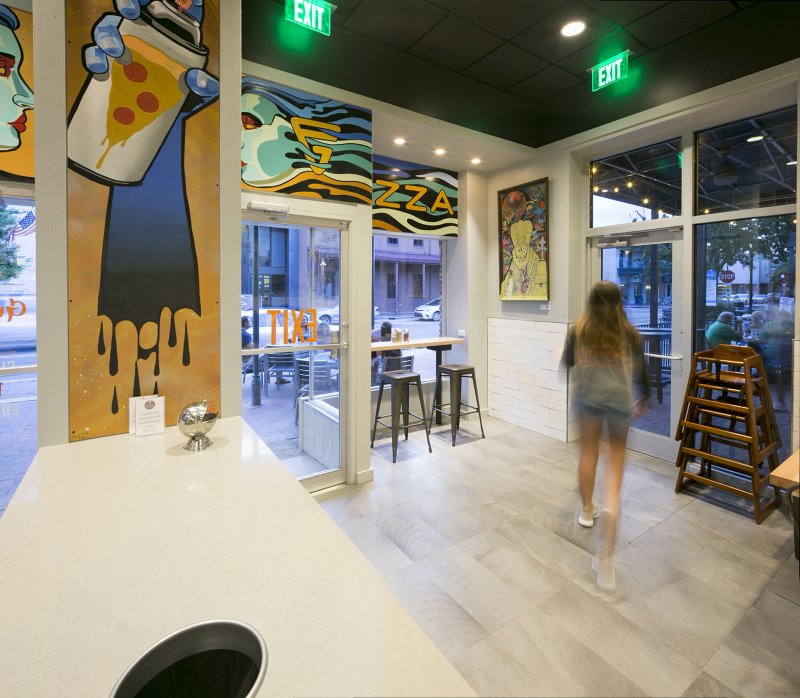 dining, downtown Pensacola