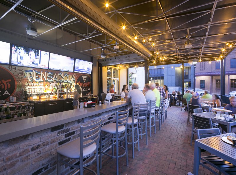 dining, downtown Pensacola